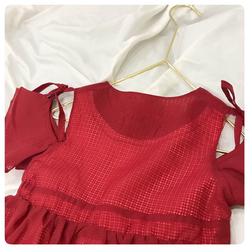 Girls' Elegant Red Cold-Shoulder Dress Dress